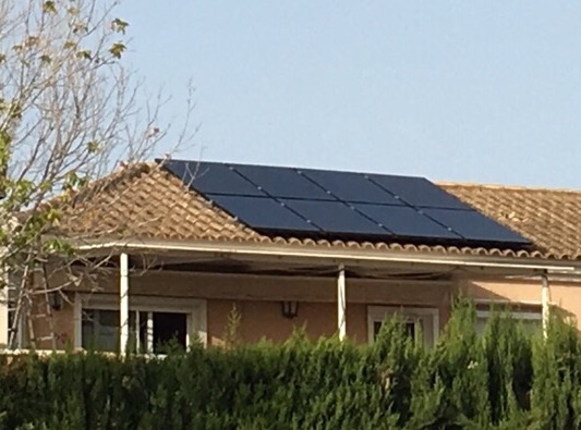 como-ahorran-los-paneles-solares